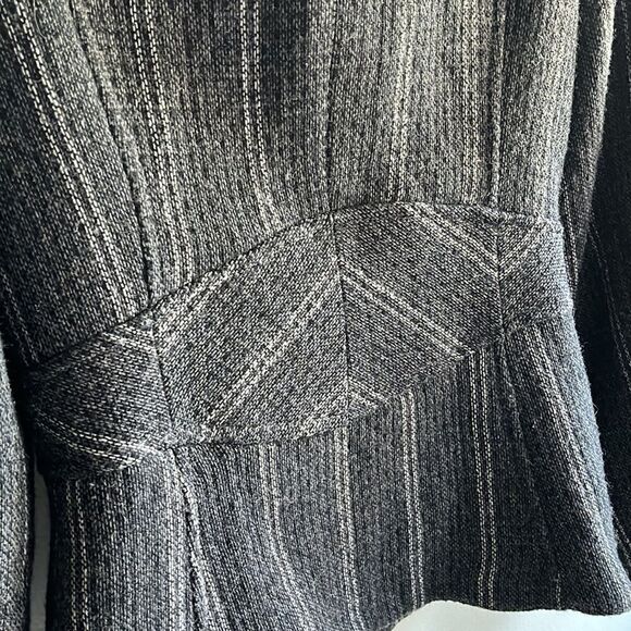 BEAUTIFUL WOMEN’S SIZE MEDIUM ZARA BASIC SHORT WOOL COAT W/WRAP COLLAR - Picture 13 of 14